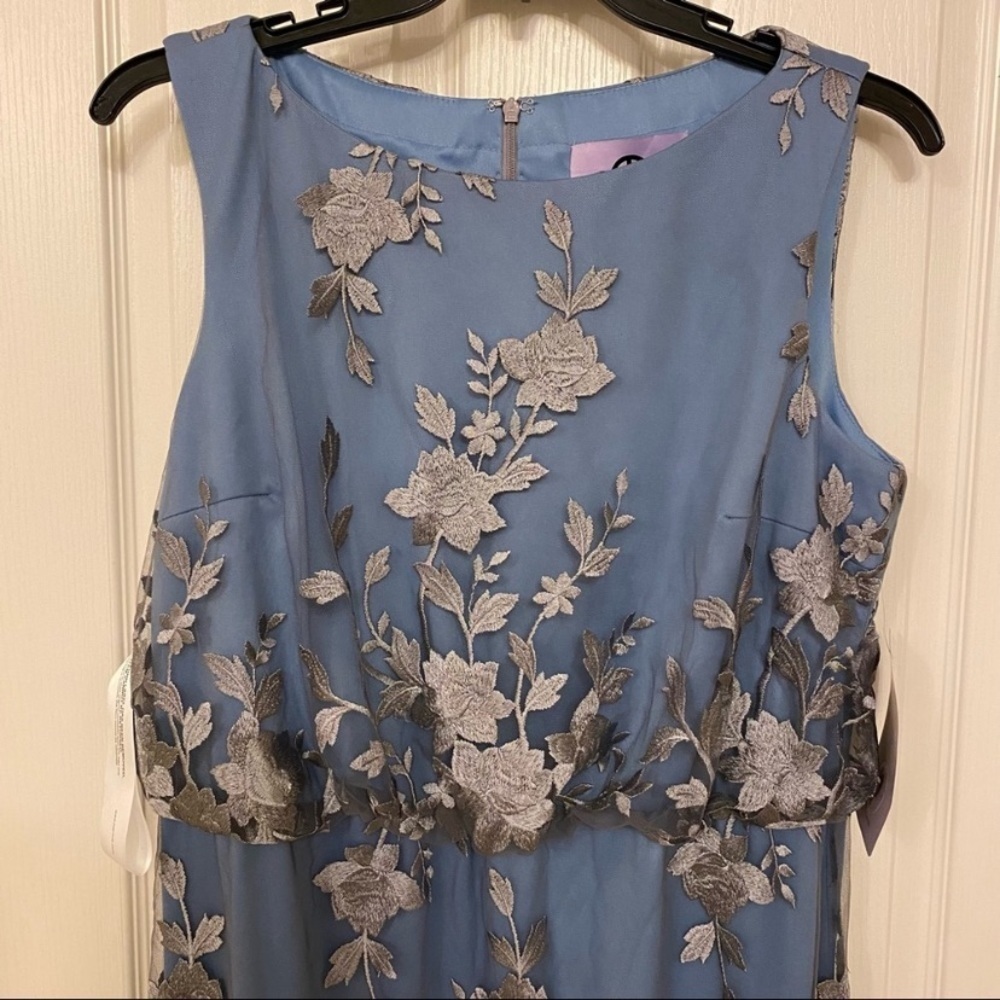 JS Collections Floral Embroidered Mesh Sleeveless Gown in Silver/True Blue Sz 6 - Picture 5 of 11